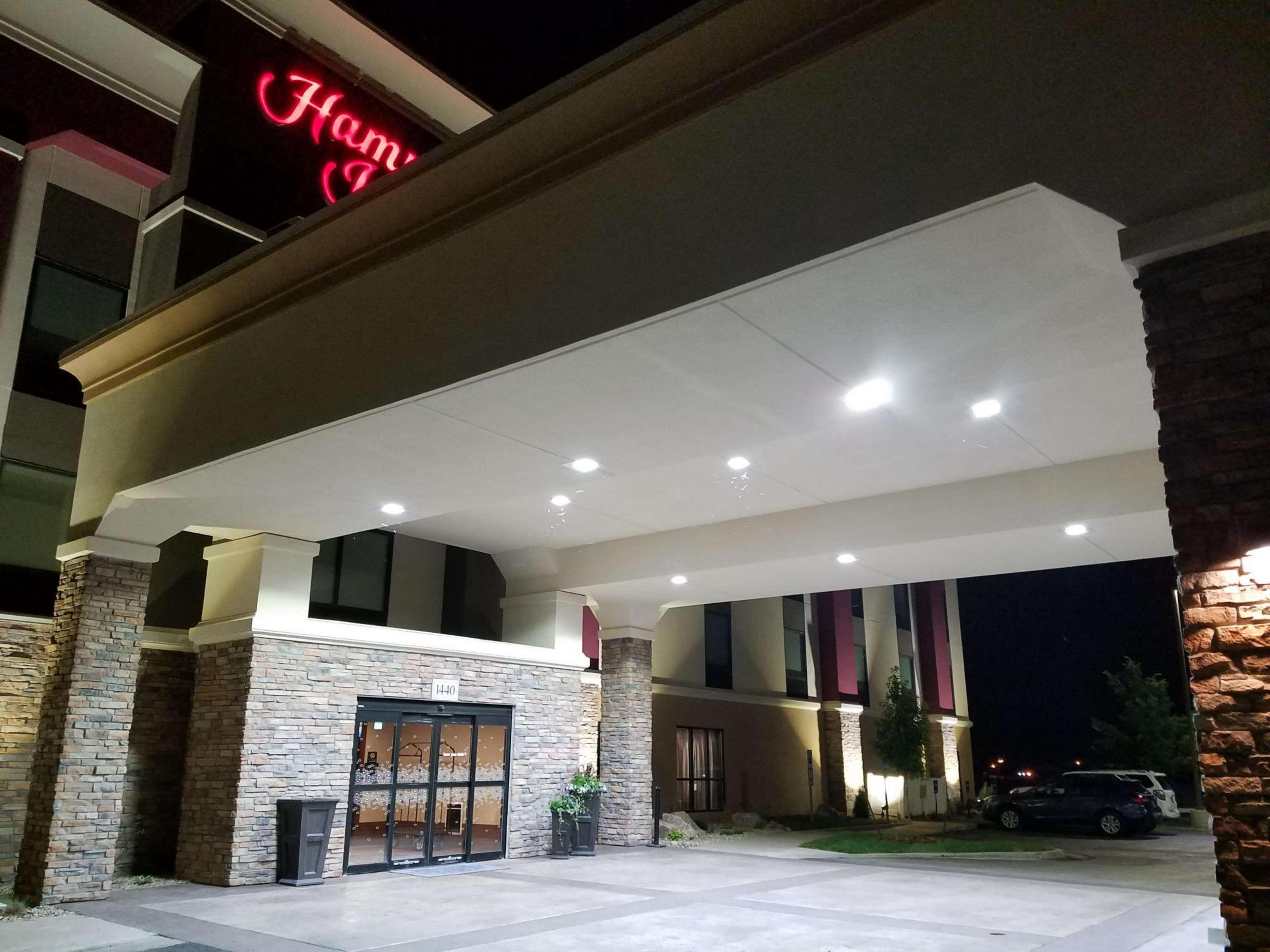Hampton Inn Bismarck Buitenkant foto