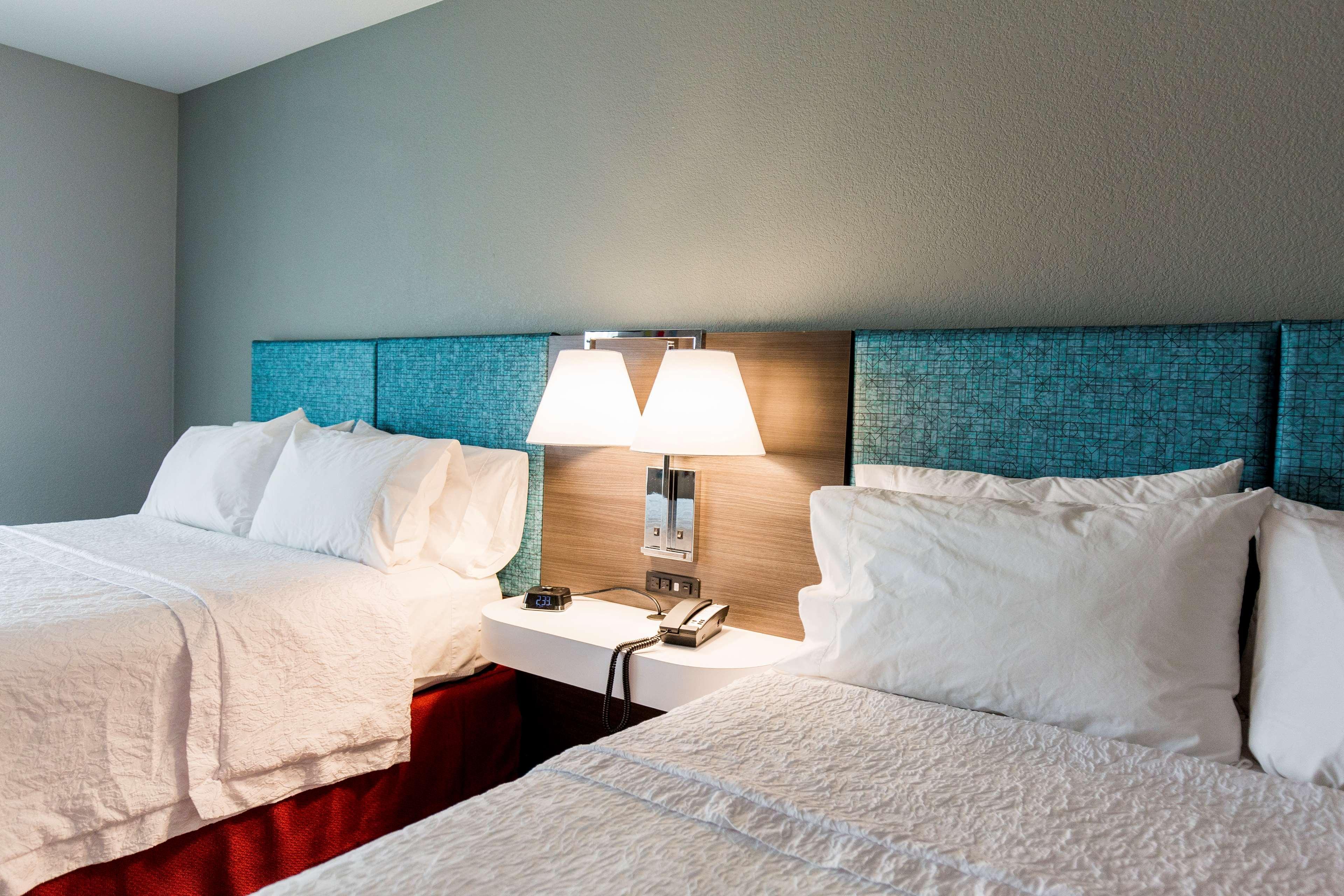 Hampton Inn Bismarck Buitenkant foto