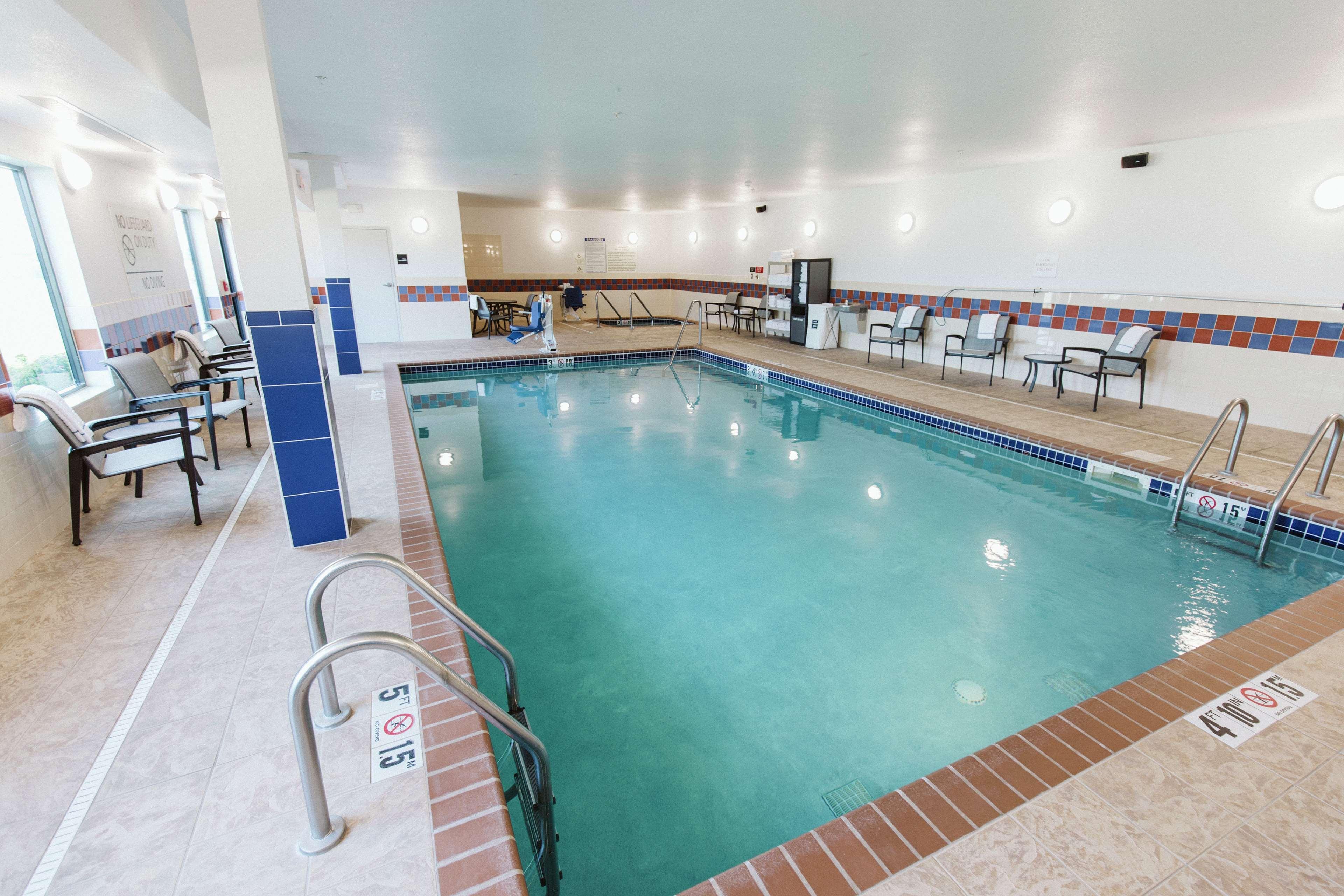 Hampton Inn Bismarck Buitenkant foto