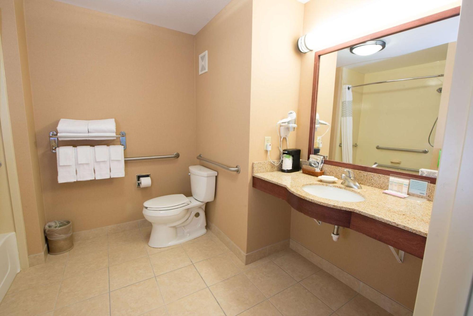 Hampton Inn Bismarck Buitenkant foto