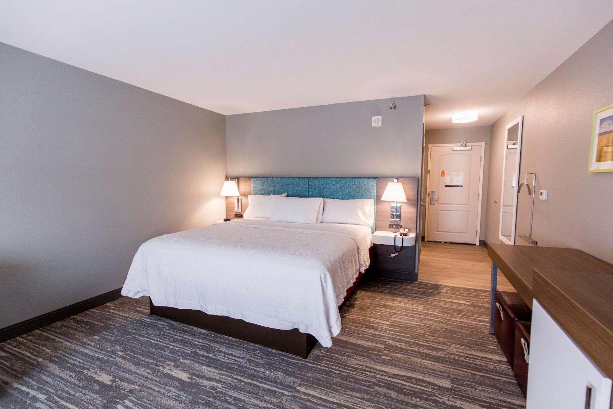 Hampton Inn Bismarck Buitenkant foto