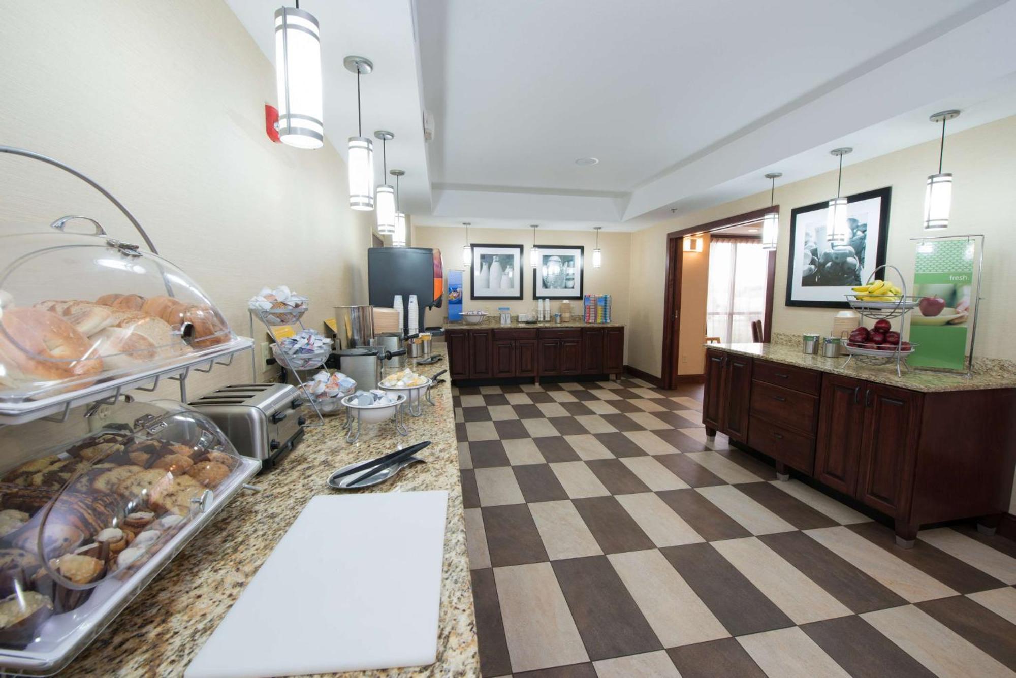 Hampton Inn Bismarck Buitenkant foto