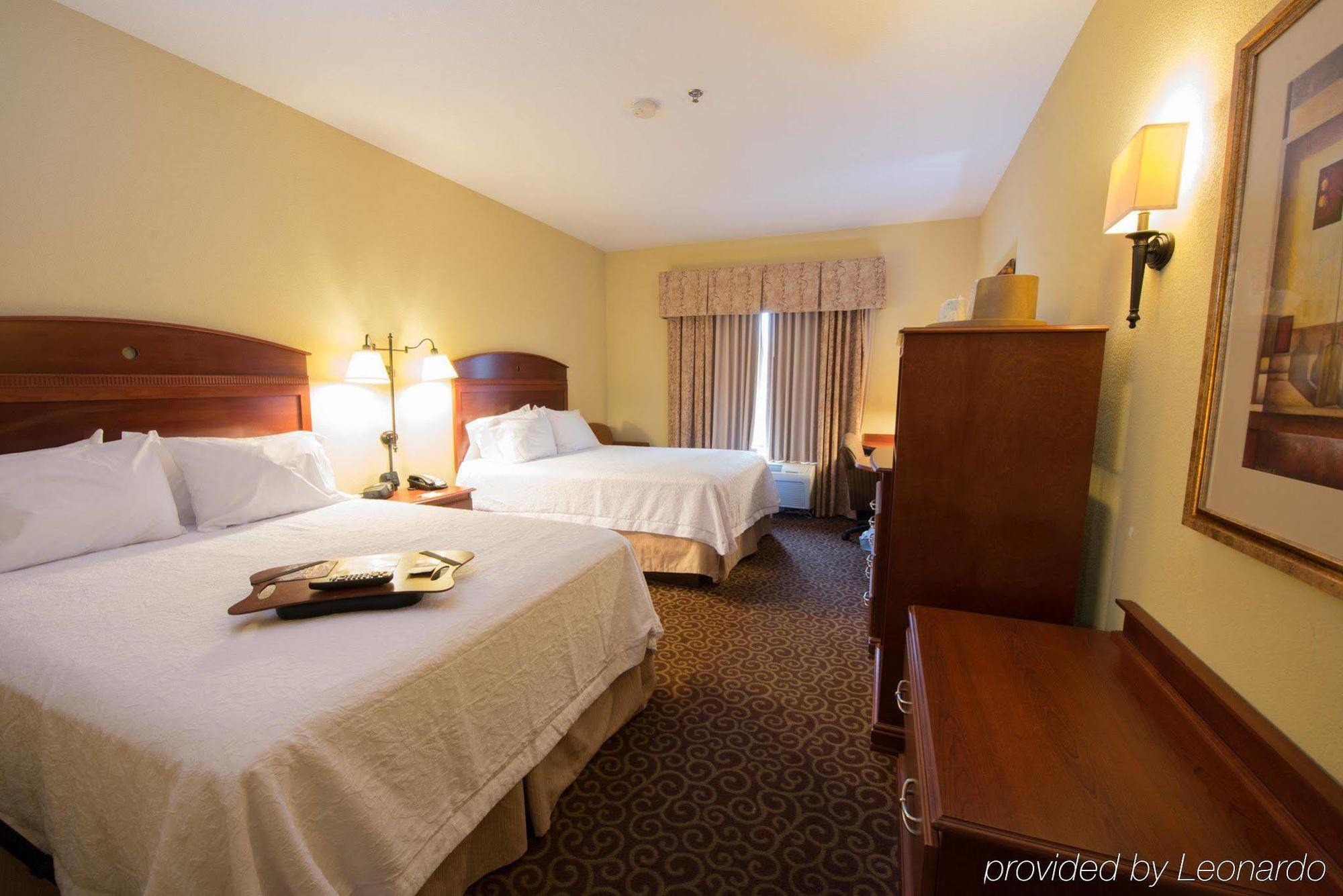 Hampton Inn Bismarck Buitenkant foto