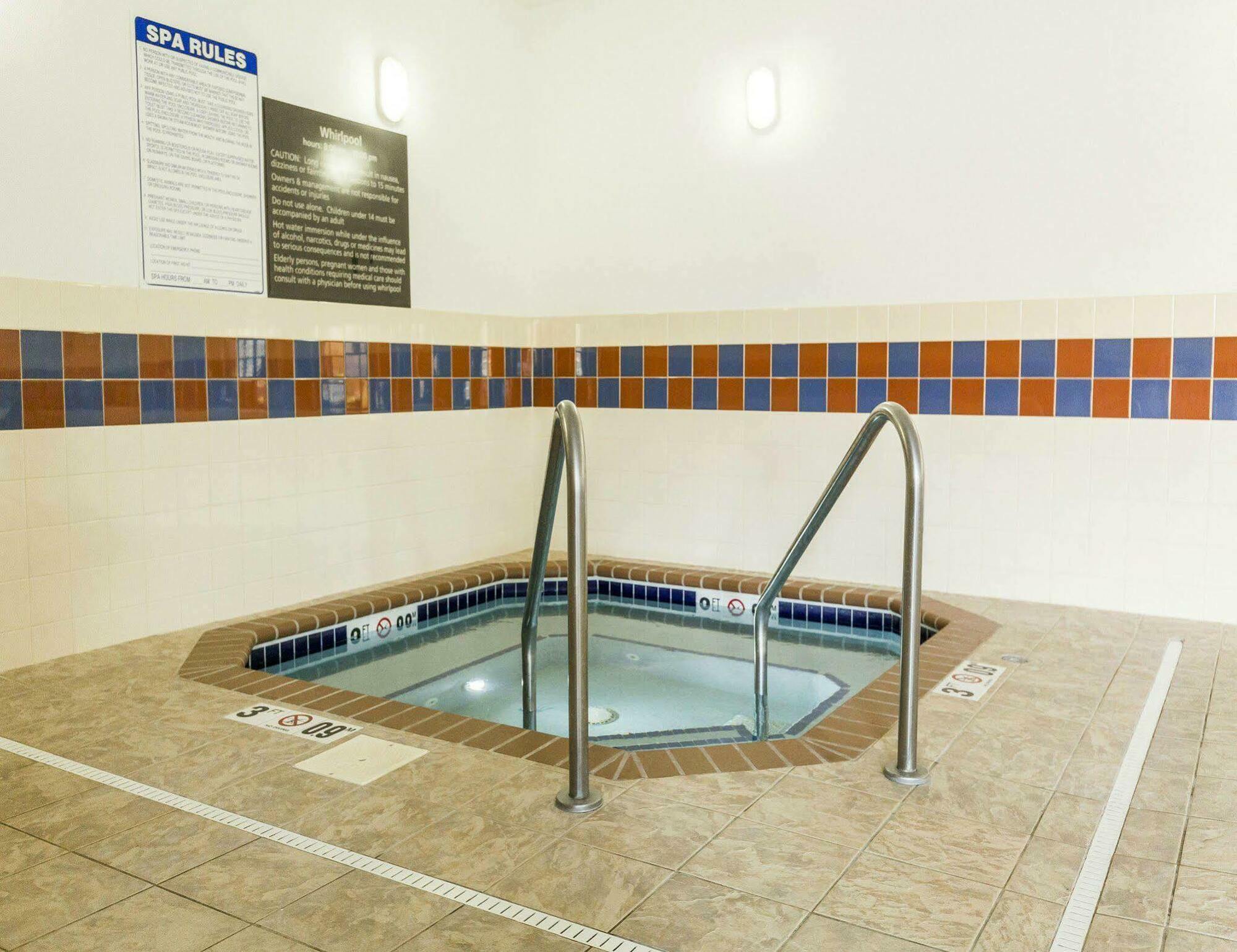 Hampton Inn Bismarck Buitenkant foto