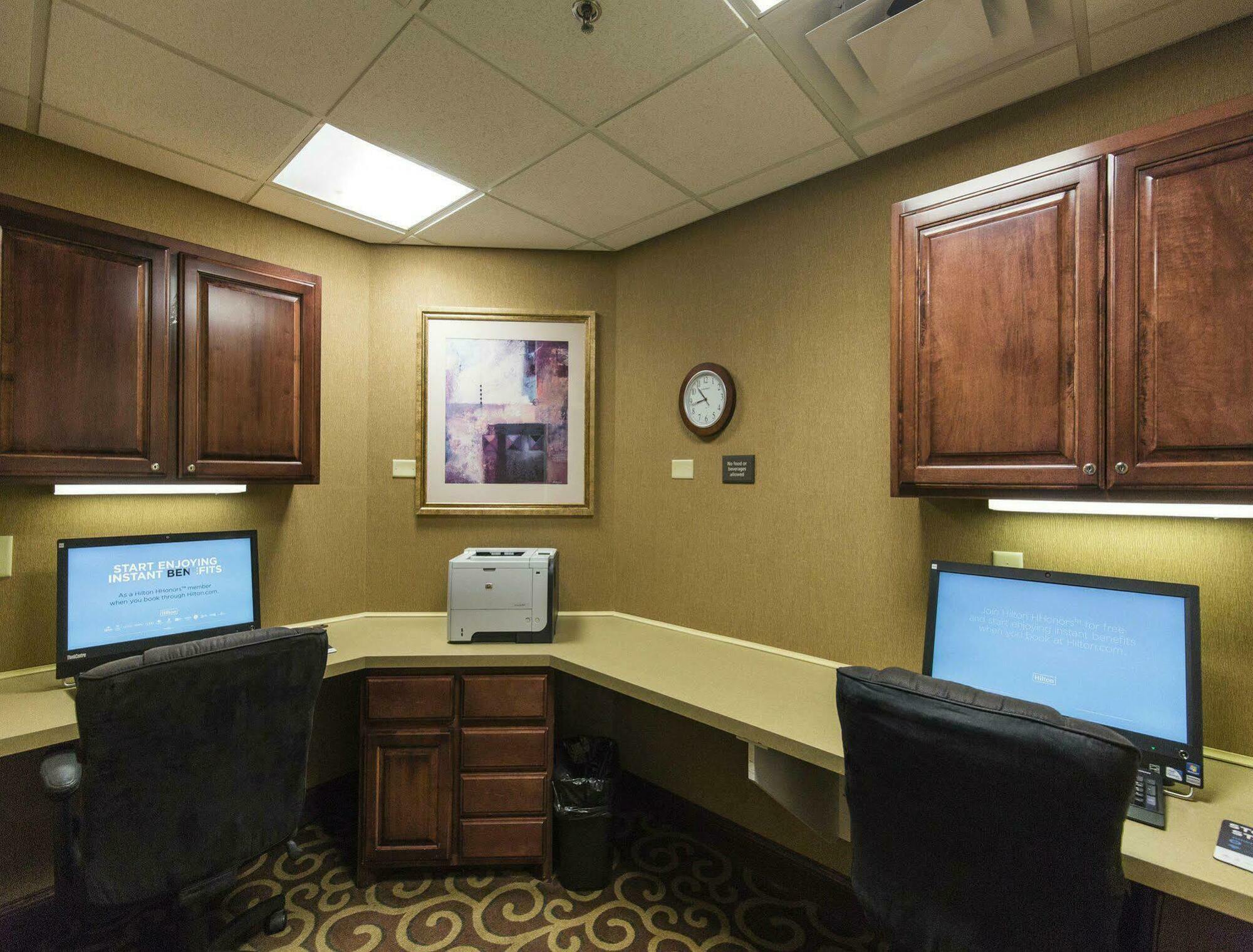 Hampton Inn Bismarck Buitenkant foto
